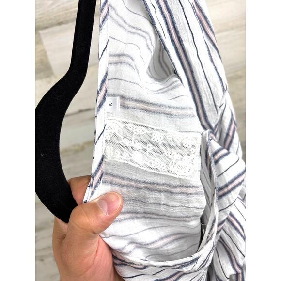 Sadie & Sage Women’s S White Blue Stripe Long Sleeve Crop Top Lightweight Blouse - Picture 5 of 6